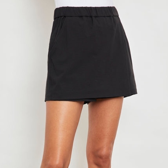 NWT Carbon38 Black Essential Paneled Skort Skirt - Picture 1 of 9